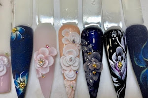 Lux Nails