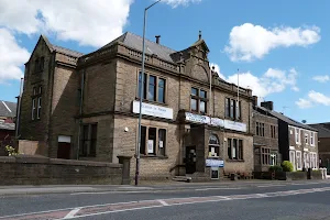 Clayton Le Moors Conservative Club image