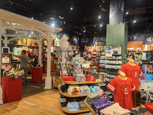 Toy Store «Disney Store», reviews and photos, 350 W Hillcrest Dr, Thousand Oaks, CA 91360, USA