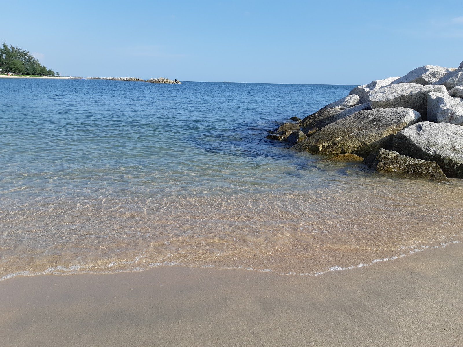 Suchada Beach II'in fotoğrafı - rahatlamayı sevenler arasında popüler bir yer