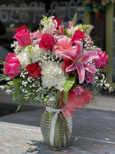 Florist «Country Cousins Flower shop», reviews and photos, 841 E Whittier Blvd, La Habra, CA 90631, USA