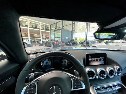 Mercedes-Benz dealership in Nuremberg