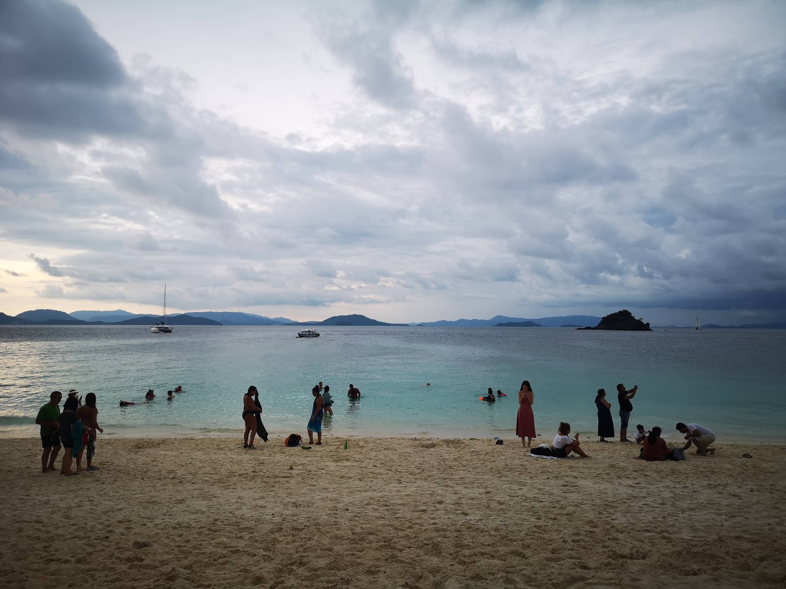 Fotografie cu Yipsi Beach zonele de facilități