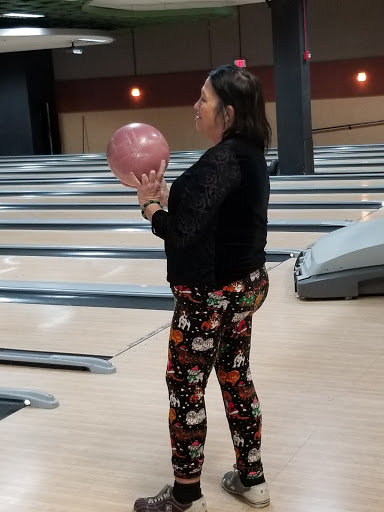 Bowling Alley «Strike Ten Lanes & Lounge», reviews and photos, 800 E Nerge Rd, Roselle, IL 60172, USA