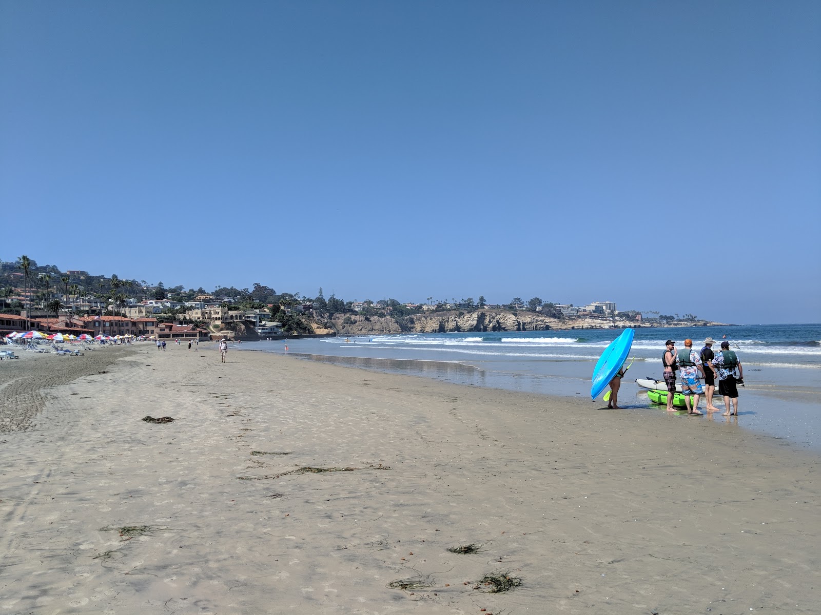 Photo of la Jolla Shores with bright sand surface