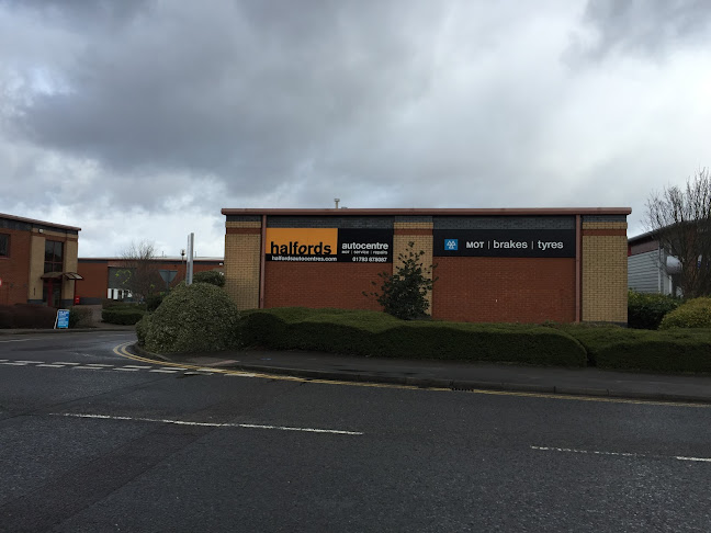Reviews of Halfords Autocentre Swindon (Paddington) in Swindon - Auto repair shop
