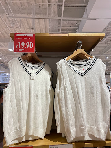 UNIQLO Bay Street image