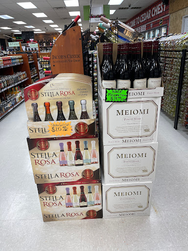 Liquor Store «Cedar Chest Liquors», reviews and photos, 1615 Wayne Rd, Savannah, TN 38372, USA