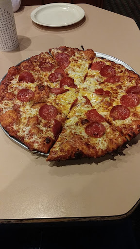 Pizza Restaurant «Round Table Pizza», reviews and photos, 1351 Healdsburg Ave, Healdsburg, CA 95448, USA