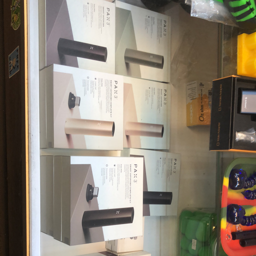 Tobacco Shop «Ipuff Smoke Shop», reviews and photos, 241 Harrison Ave, Garfield, NJ 07026, USA