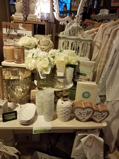 American Restaurant «Cracker Barrel Old Country Store», reviews and photos, 3701 Elmsley Ct, Greensboro, NC 27406, USA