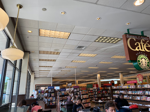 Book Store «Barnes & Noble», reviews and photos, 1156 US-46, Woodland Park, NJ 07424, USA