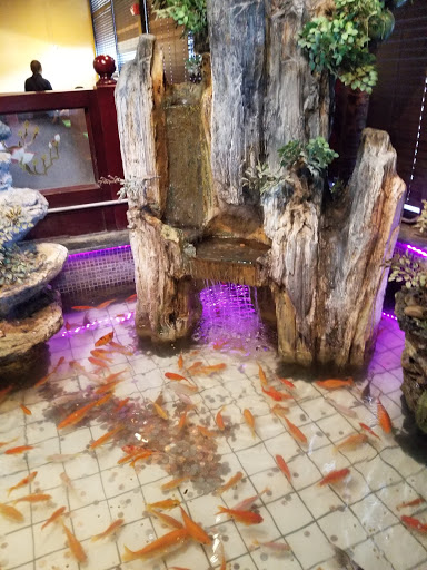 Shopping Mall «Golden Acres Shopping Center», reviews and photos, Oak Tree, South Plainfield, NJ 07080, USA