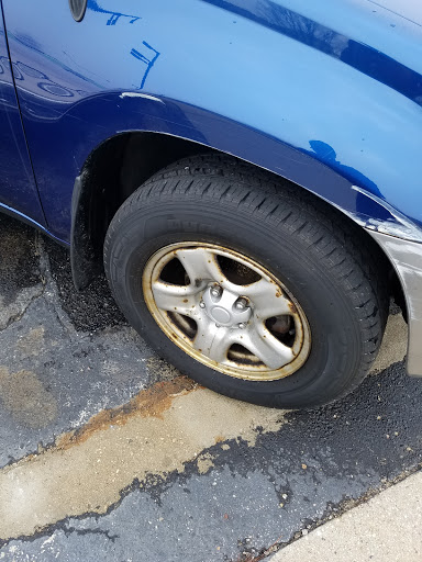 Used Car Dealer «Car Source», reviews and photos, 5821 Sheridan Rd, Kenosha, WI 53140, USA