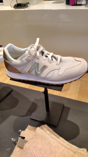 Clothing Store «J.Crew», reviews and photos, 4037 Westheimer Rd, Houston, TX 77027, USA