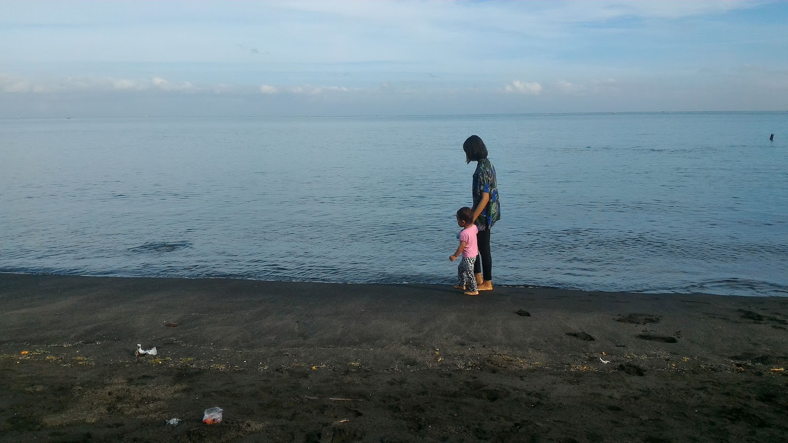 Foto von Induk Beach mit türkisfarbenes wasser Oberfläche