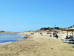 Photo de Paralia Arkoudi avec plusieurs baies spacieuses