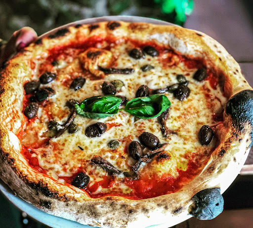 Ristorante - Pizzeria “Lo Scugnizzo” in Vado Ligure, Provincia di Savona
