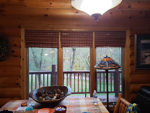 Cabin Rental Agency «Grumpsters Log Cabins», reviews and photos, 535 Ash St, McGregor, IA 52157, USA