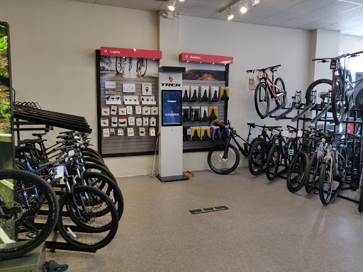 Bicycle Store «Trek Bicycle Store», reviews and photos, 639 Ogden Ave, Downers Grove, IL 60515, USA