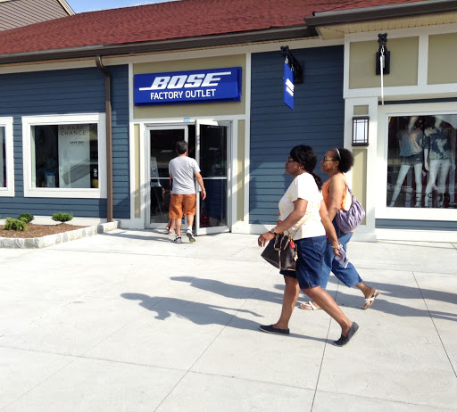 Bose Factory Store, 646 Bluebird Ct, Central Valley, NY 10917, USA, 