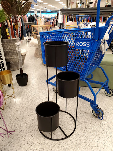 Clothing Store «Ross Dress for Less», reviews and photos, 1038 N El Camino Real, Encinitas, CA 92024, USA