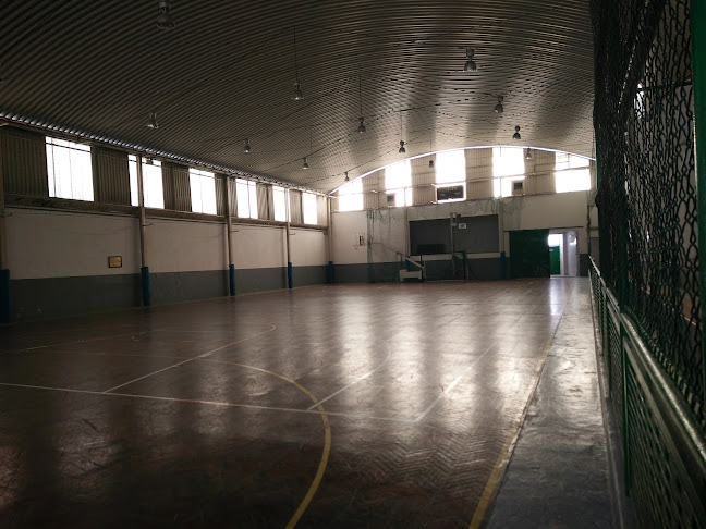 Avaliações doLiberdade Futebol Clube em Almada - Campo de futebol