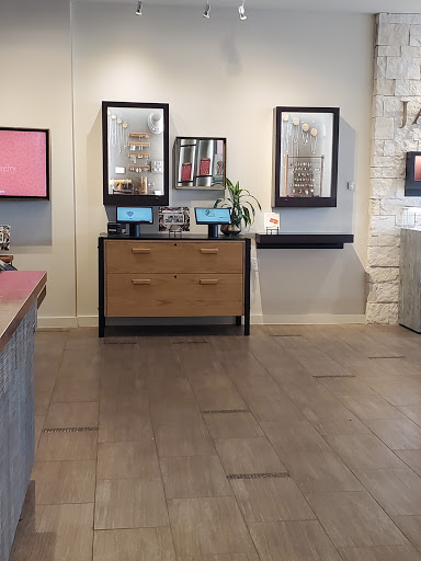 Jewelry Store «James Avery Jewelry», reviews and photos, 5648 Fairmont Pkwy, Pasadena, TX 77505, USA