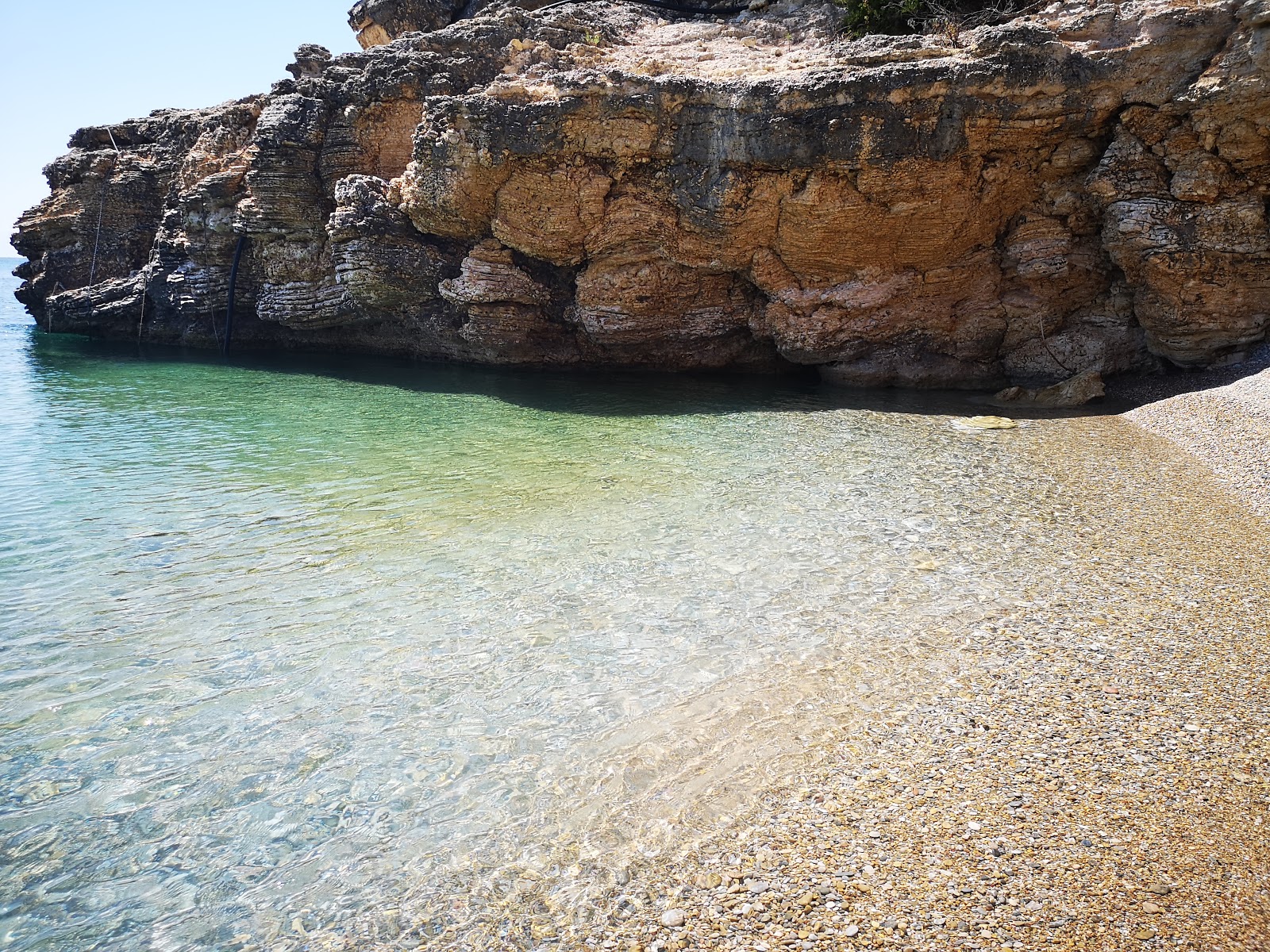 Angel beach的照片 带有碧绿色纯水表面