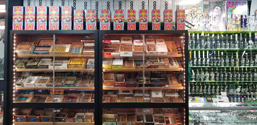 Tobacco Shop «THE GREENMILE VAPE & SMOKE SHOP», reviews and photos, 2014 W Bullard Ave, Fresno, CA 93711, USA