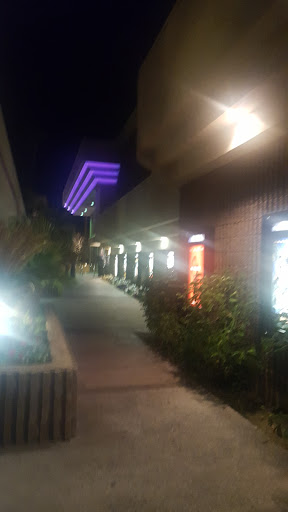 Movie Theater «Regal Cinemas Palm Springs 9», reviews and photos, 789 E Tahquitz Canyon Way, Palm Springs, CA 92262, USA