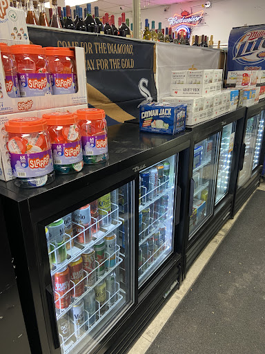 Grocery Store «G & R Grocery», reviews and photos, 7437 W Diversey Ave, Elmwood Park, IL 60707, USA