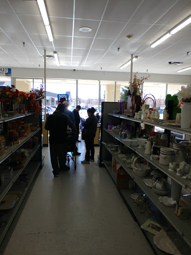 Thrift Store «Goodwill Arvada - Wadsworth», reviews and photos, 7547 W 80th Ave, Arvada, CO 80003, USA