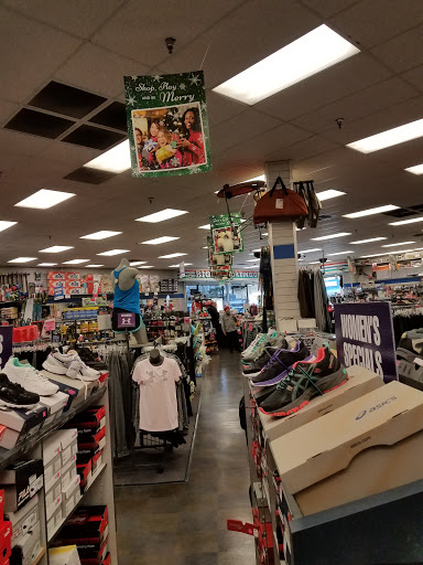 Sporting Goods Store «Big 5 Sporting Goods», reviews and photos, 96 E Orangethorpe Ave, Anaheim, CA 92801, USA