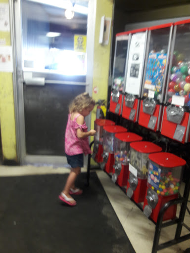 Grocery Store «Bernies General Store», reviews and photos, 1147 Sea St, Quincy, MA 02169, USA