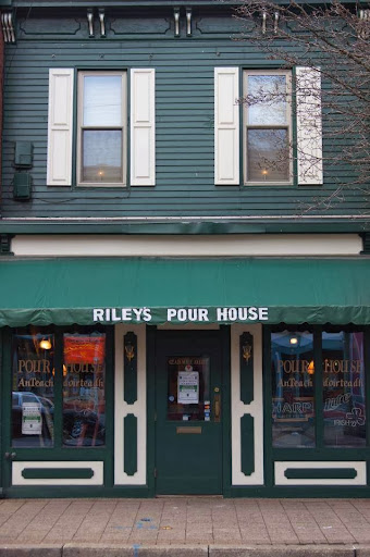 Riley's Pour House