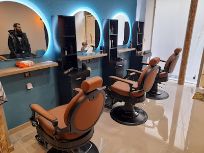 Coiffure Au Peigne Fin à Paris