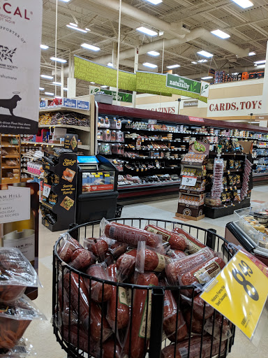 Grocery Store «Fred Meyer», reviews and photos, 777 NW Kings Blvd, Corvallis, OR 97330, USA