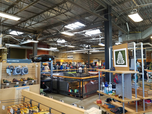 Camping Store «REI», reviews and photos, 2235 NW Allie Ave, Hillsboro, OR 97124, USA