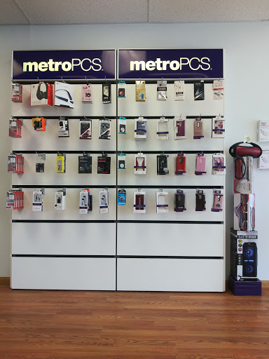 Cell Phone Store «MetroPCS», reviews and photos, 115 Elm St f, Farmington, MN 55024, USA