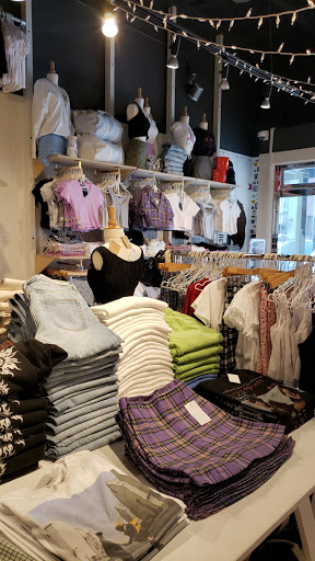 Brandy Melville – Houston Find Clothing store in Houston news