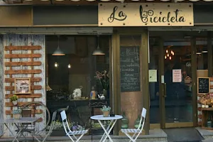 Restaurant La Bicicleta image