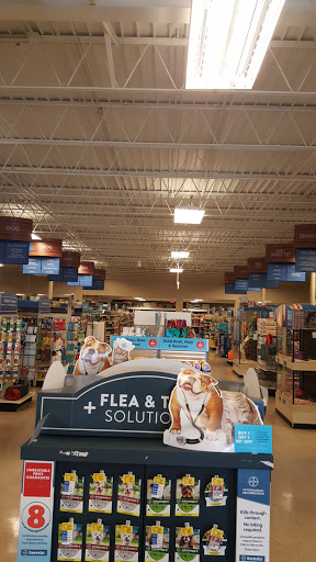 Pet Supply Store «PetSmart», reviews and photos, 1521 Golden Gate Plaza, Mayfield Heights, OH 44124, USA