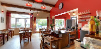 Atmosphère du Restaurant Le Piq'assiette à Saint-Étienne-de-Fontbellon - n°1