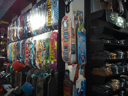 Clothing Store «Zumiez», reviews and photos, 1850 Adams St #530, Mankato, MN 56001, USA