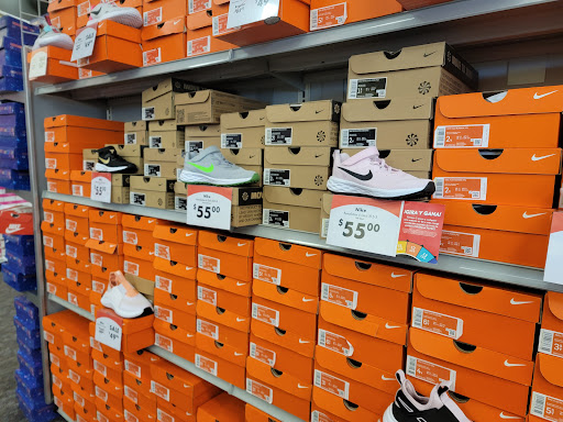 Shoe Store «Shoe Carnival», reviews and photos, 511 S Plano Rd, Richardson, TX 75081, USA