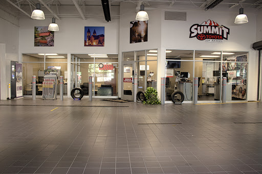 Toyota Dealer «Summit Toyota of Akron», reviews and photos, 1535 Vernon Odom Blvd, Akron, OH 44320, USA
