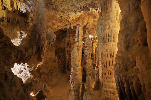 attractions La Grotte de Lastournelle Sainte-Colombe-de-Villeneuve