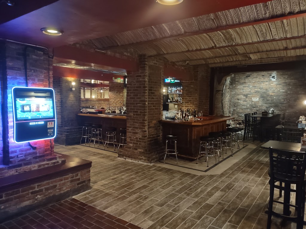 Richard's On Main 61602