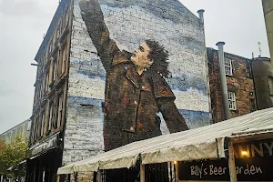 Billy Connolly mural image